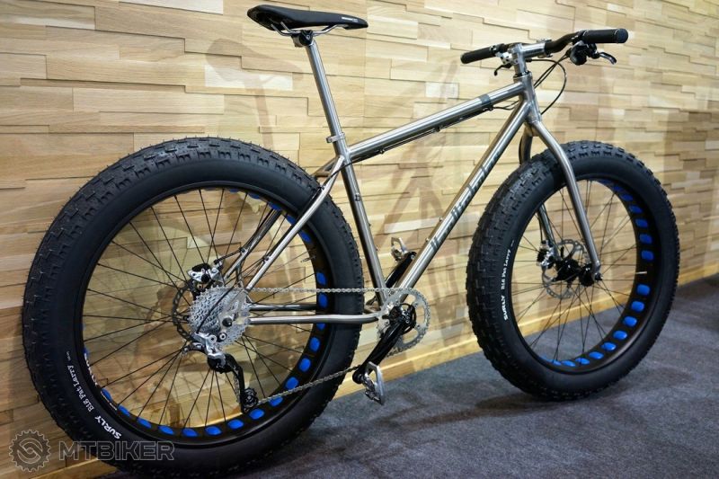 Van-Nicholas-titanium-fat-bike04.jpeg