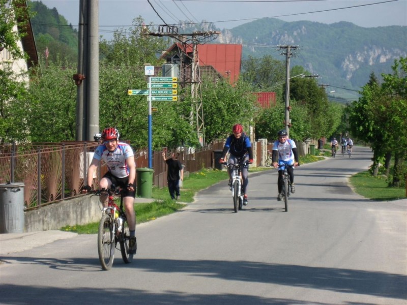 Súľov 3.5.2009 Niekoľko sto metrov po štarte v Súľove.JPG