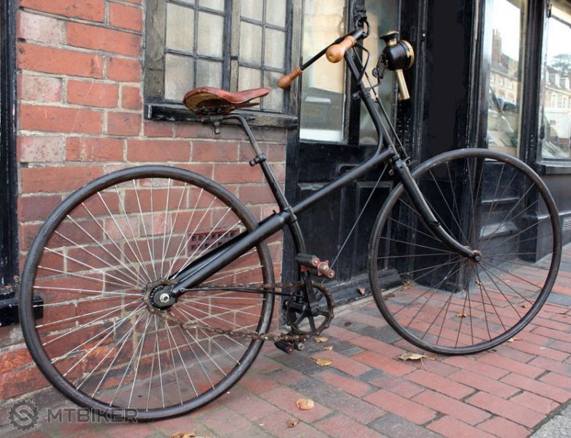 1889-peugeot-401.jpg
